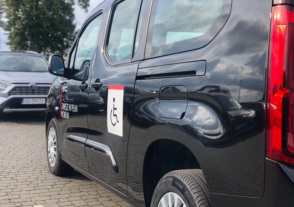 Toyota Proace City Verso cena 212232 przebieg: 1, rok produkcji 2024 z Kazimierza Wielka małe 154